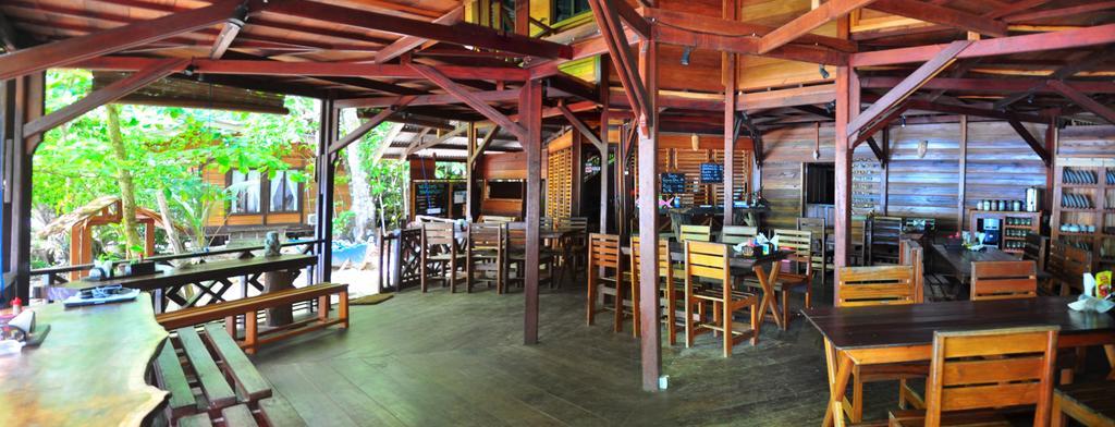 Raja Ampat Dive Resort Tapokreng Экстерьер фото