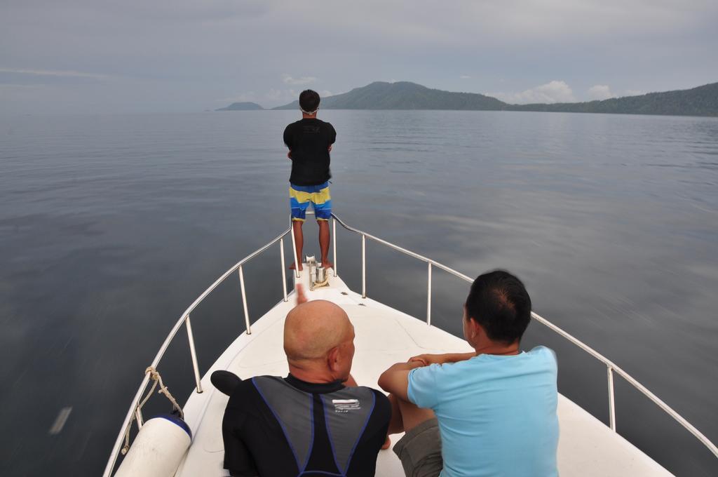 Raja Ampat Dive Resort Tapokreng Экстерьер фото