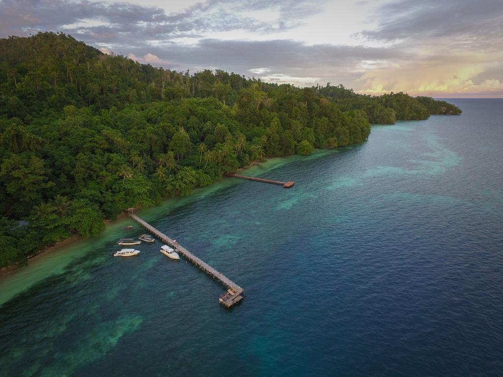 Raja Ampat Dive Resort Tapokreng Экстерьер фото