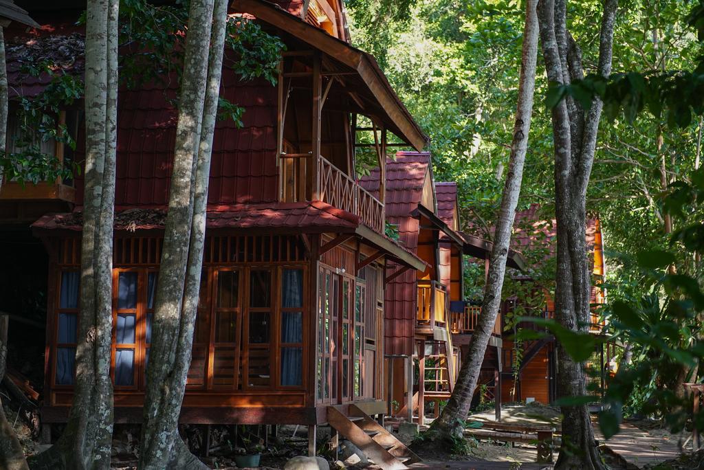 Raja Ampat Dive Resort Tapokreng Экстерьер фото