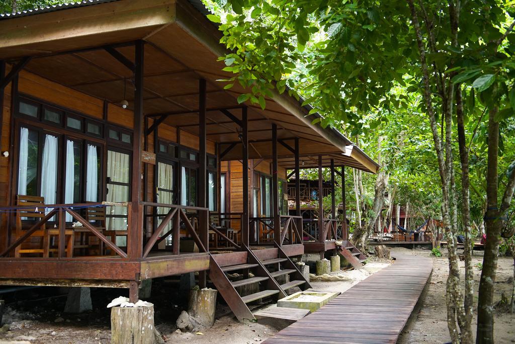 Raja Ampat Dive Resort Tapokreng Экстерьер фото