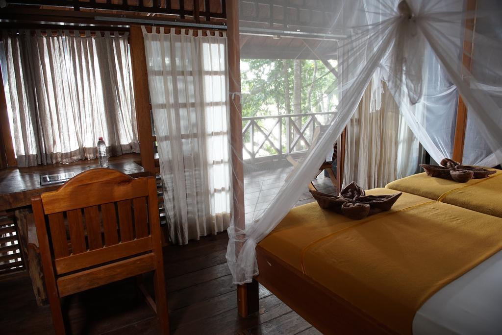Raja Ampat Dive Resort Tapokreng Экстерьер фото